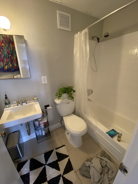 868 Beacon # 14 Property Photo 5