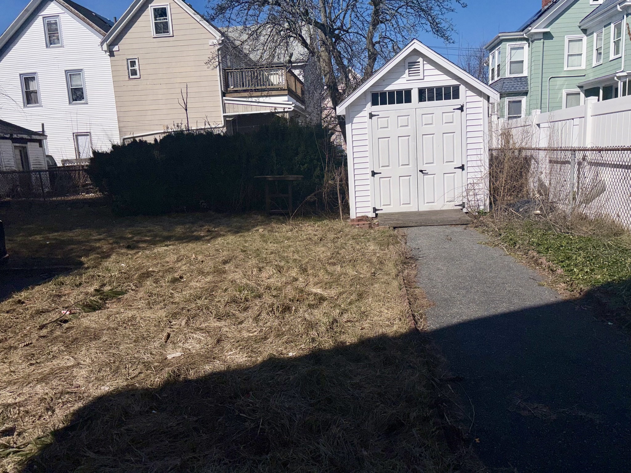 26 Kirtland St Property Photo 5