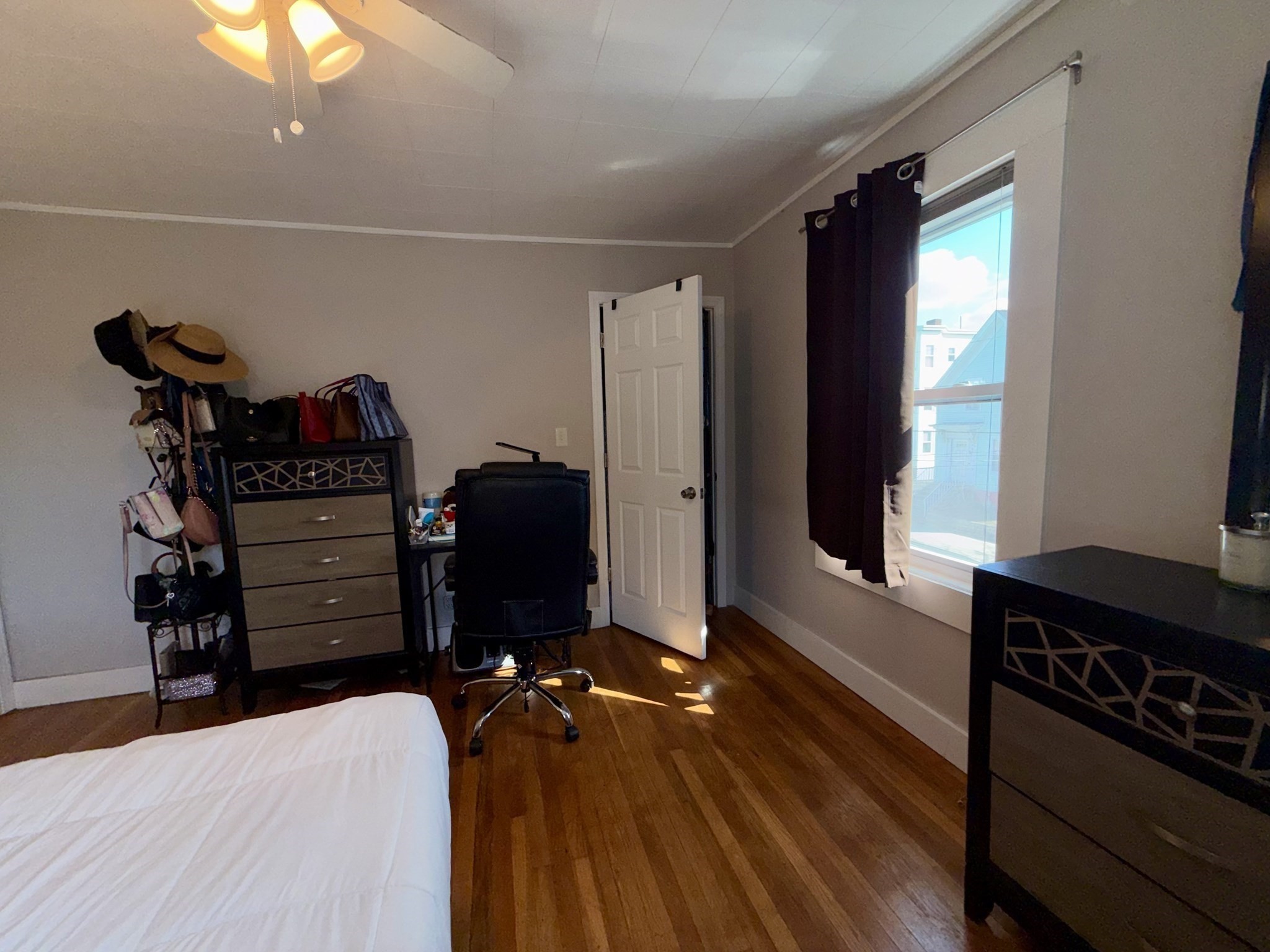 26 Kirtland St Property Photo 10