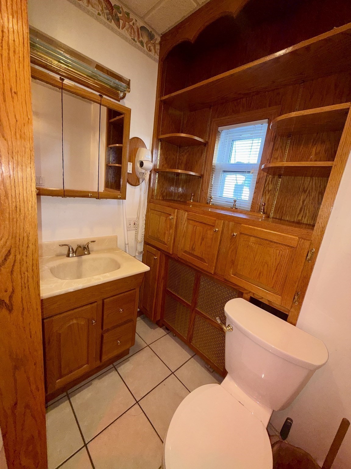 26 Kirtland St Property Photo 23