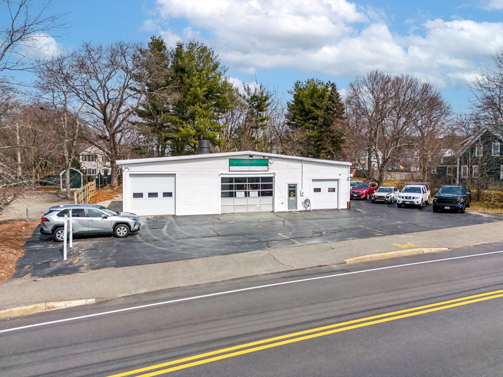 298 Village Street Property Photo 4