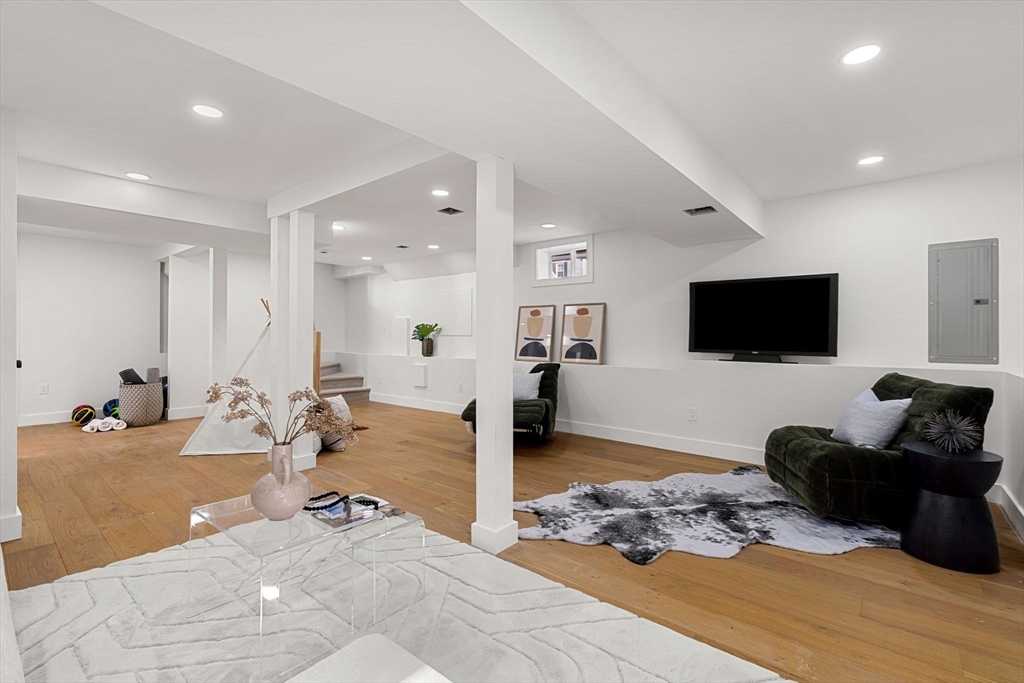 193 Park St Property Photo 28