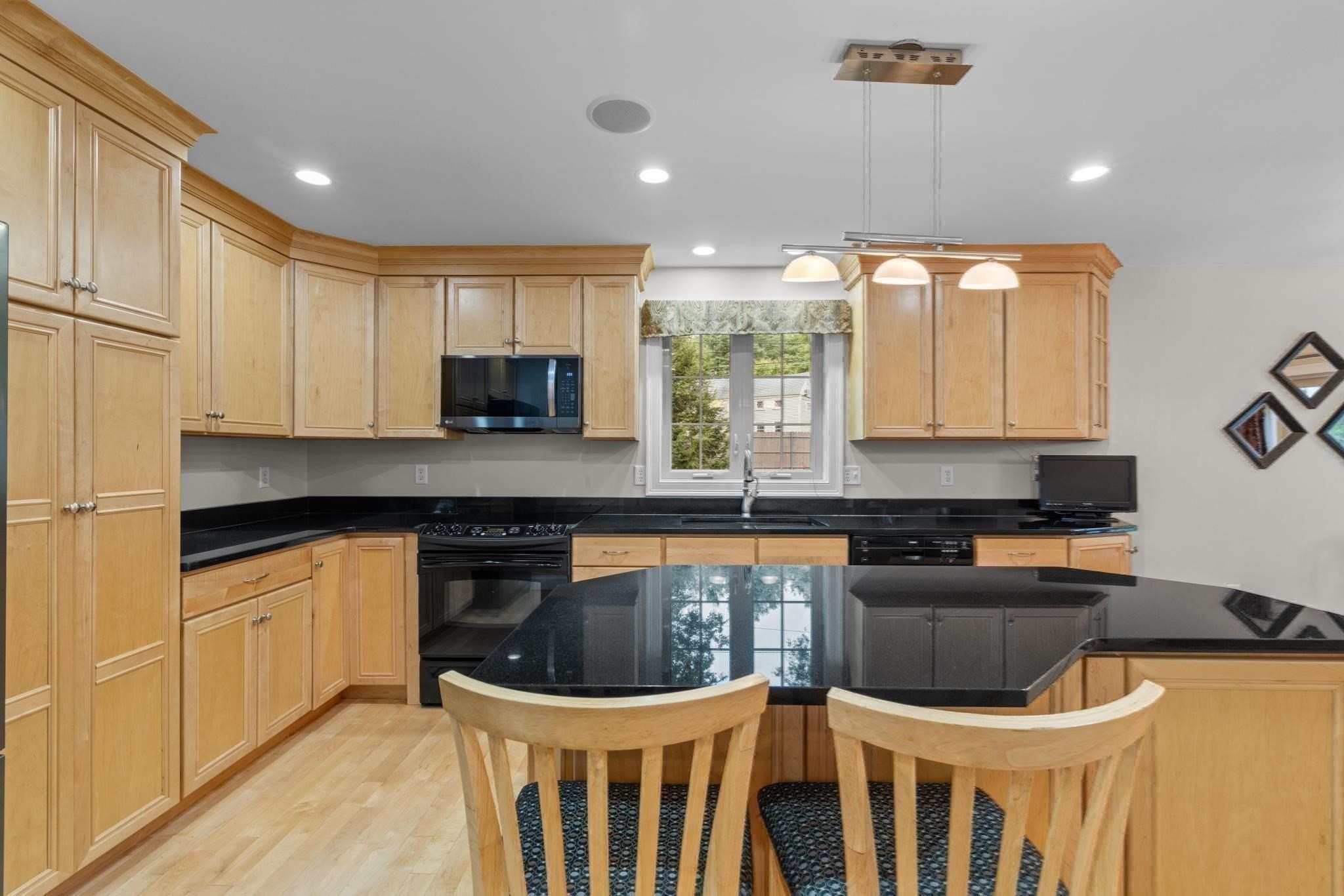 105 Mixter Property Photo 10