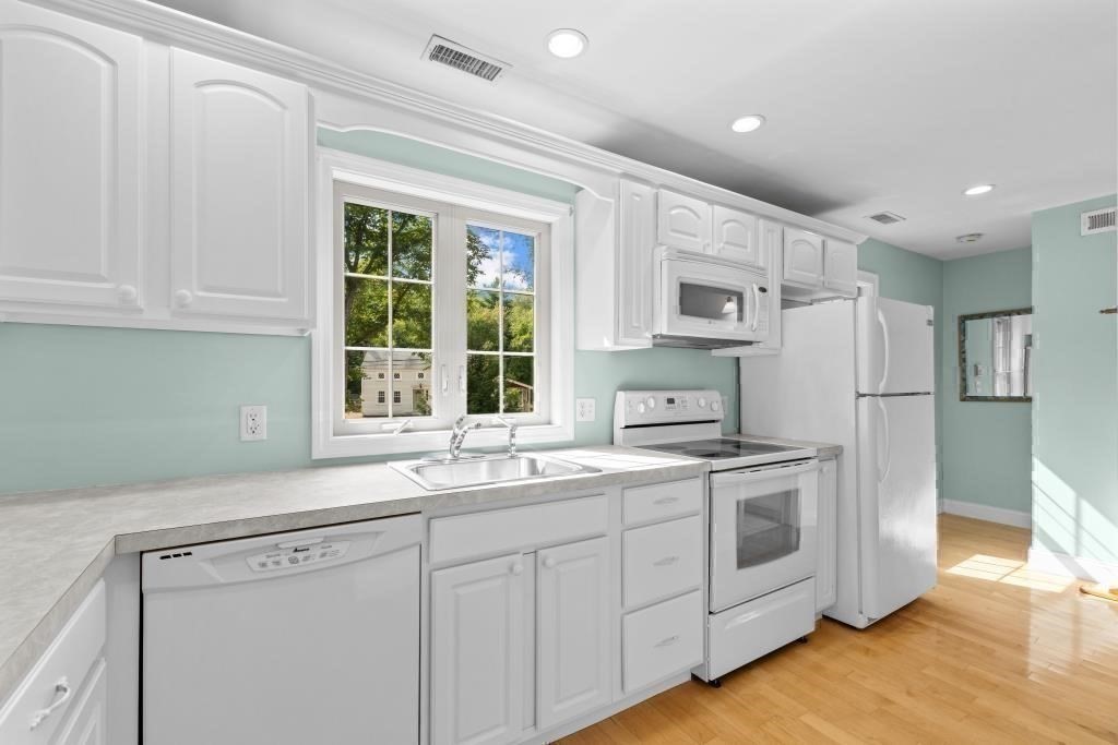 105 Mixter Property Photo 29