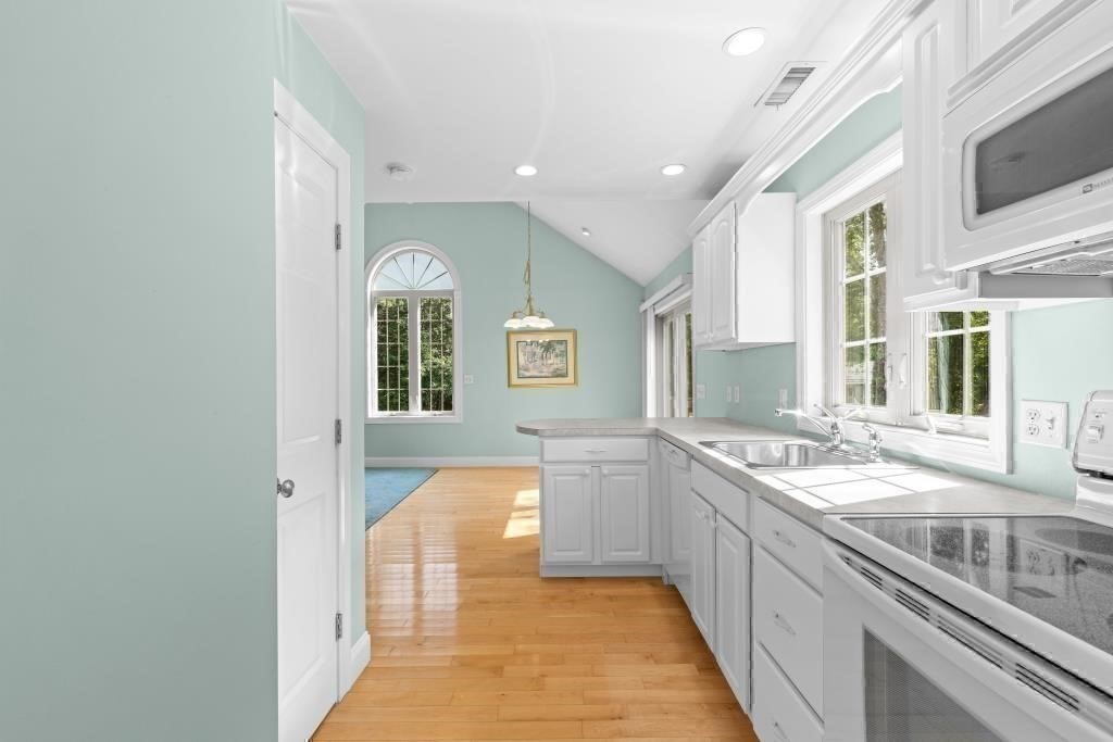 105 Mixter Property Photo 30