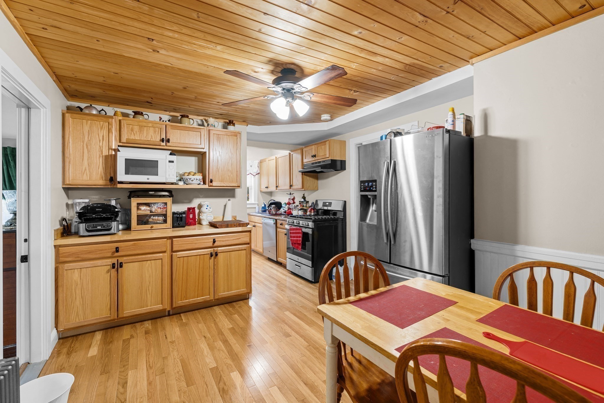 42 Everett Street Property Photo 9