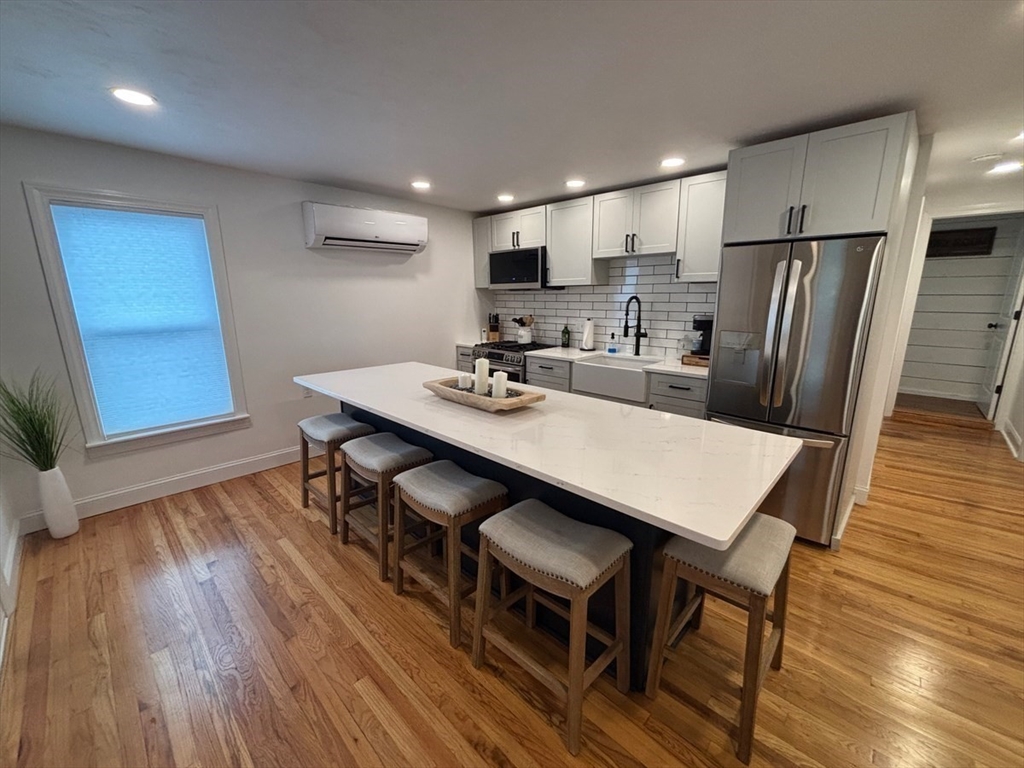 218 Coggeshall St # 3 Property Photo 18