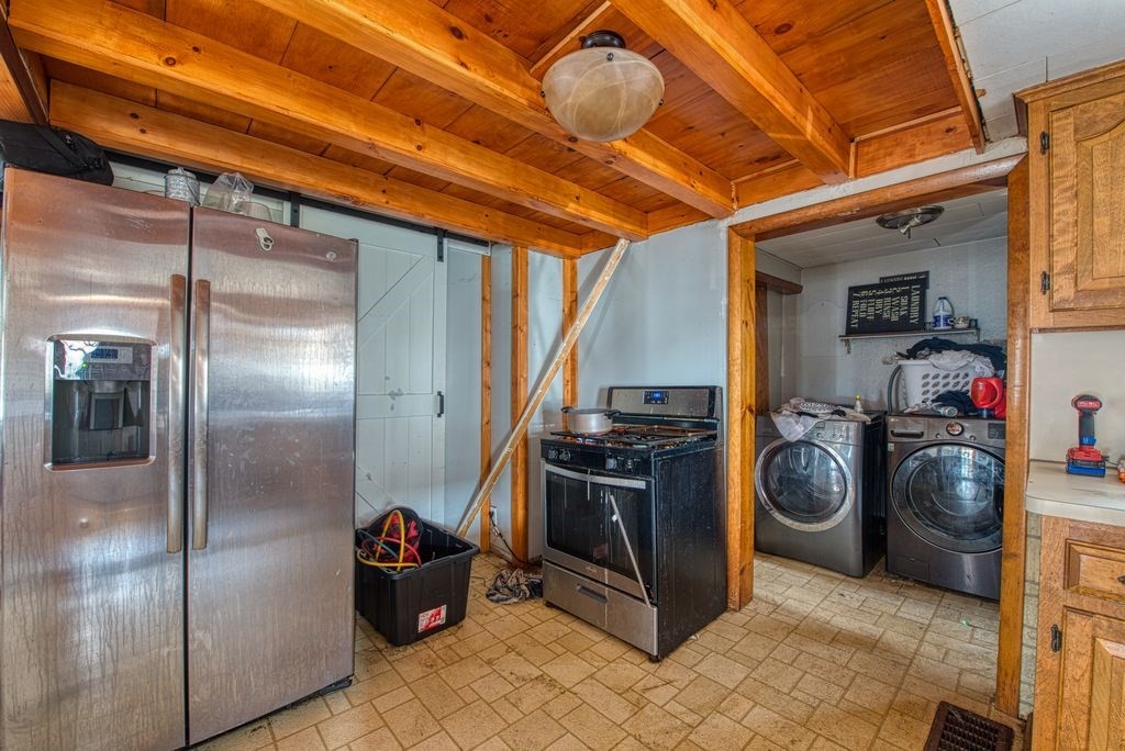 22 Ocean Ave Property Photo 9