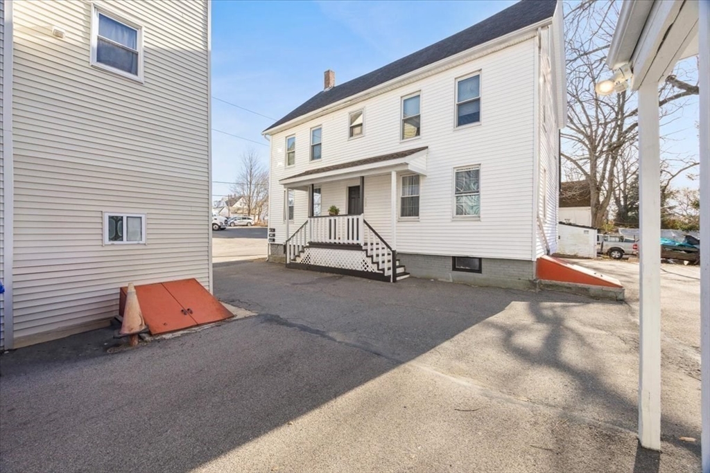 46 Grove St Property Photo 4