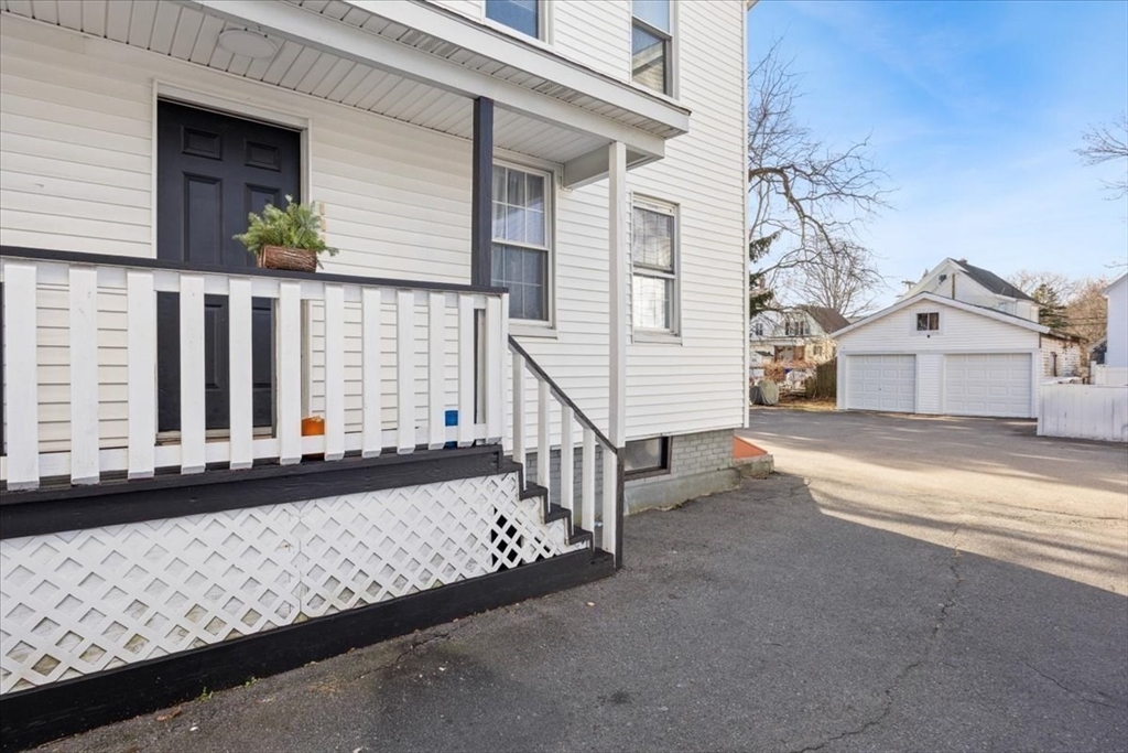 46 Grove St Property Photo 6