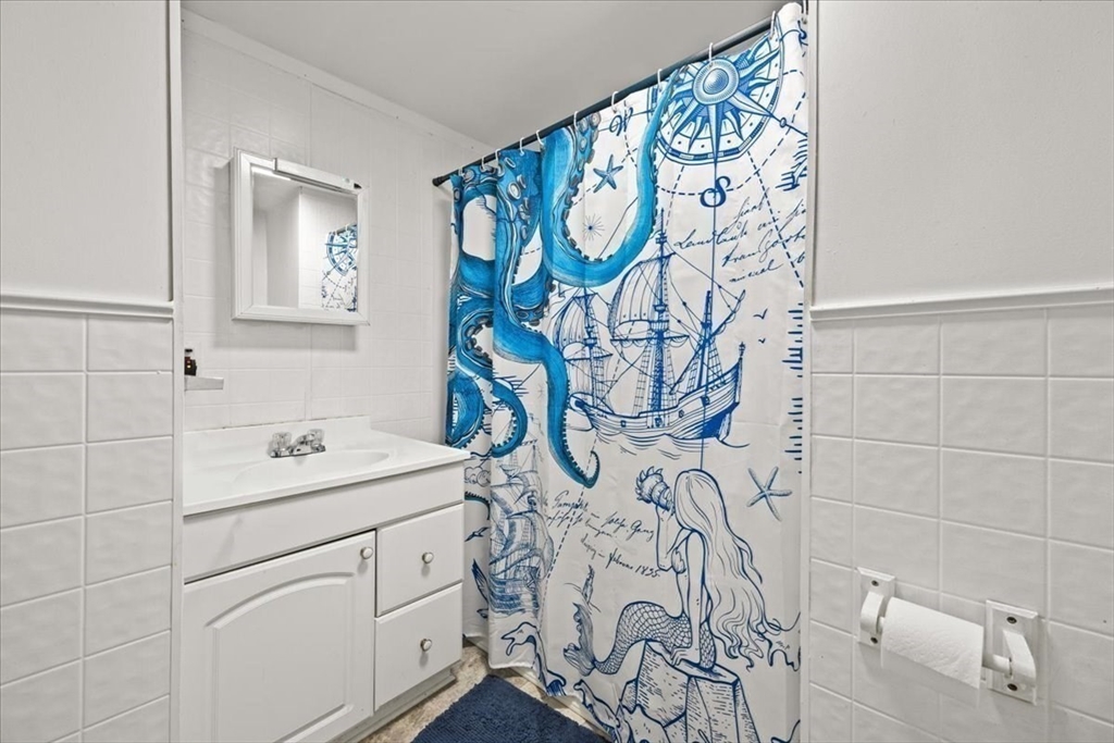 46 Grove St Property Photo 11