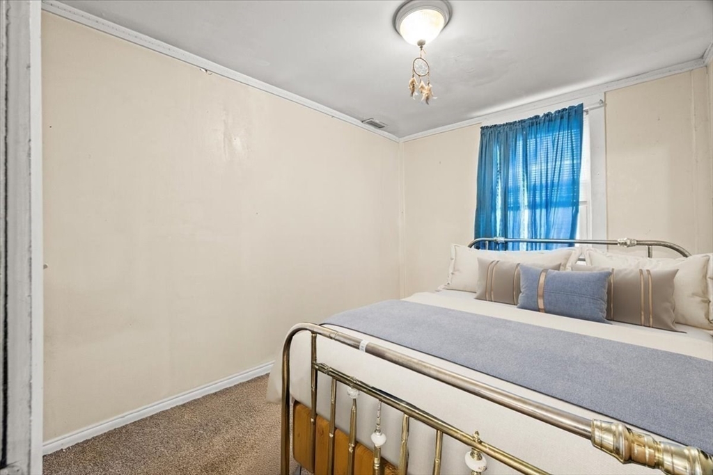 46 Grove St Property Photo 17