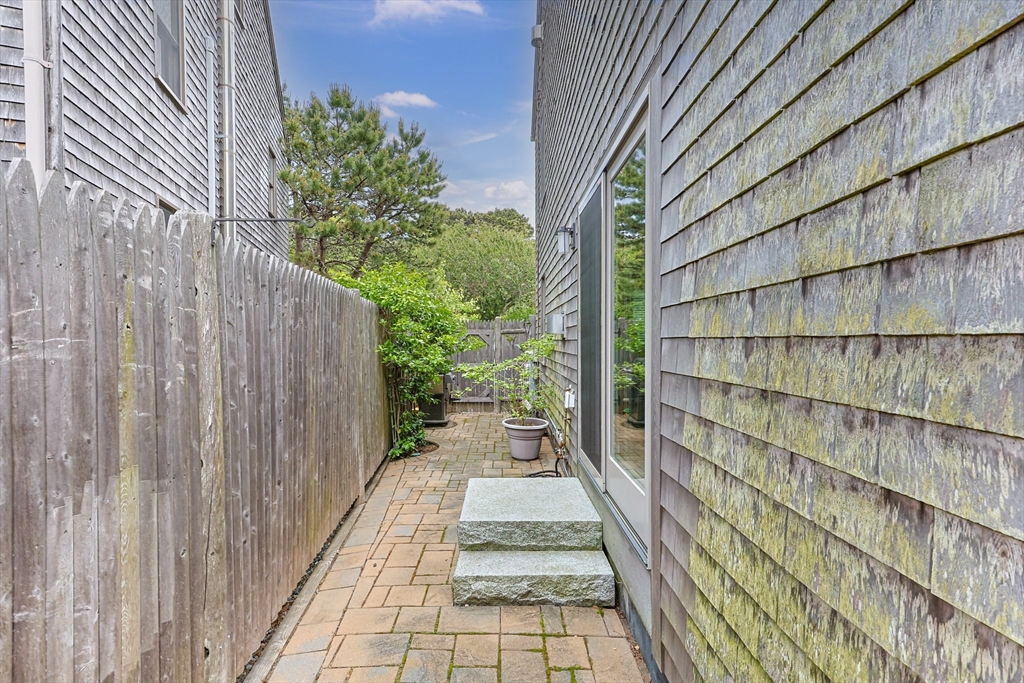 10 Seashore Park Drive Property Photo 26