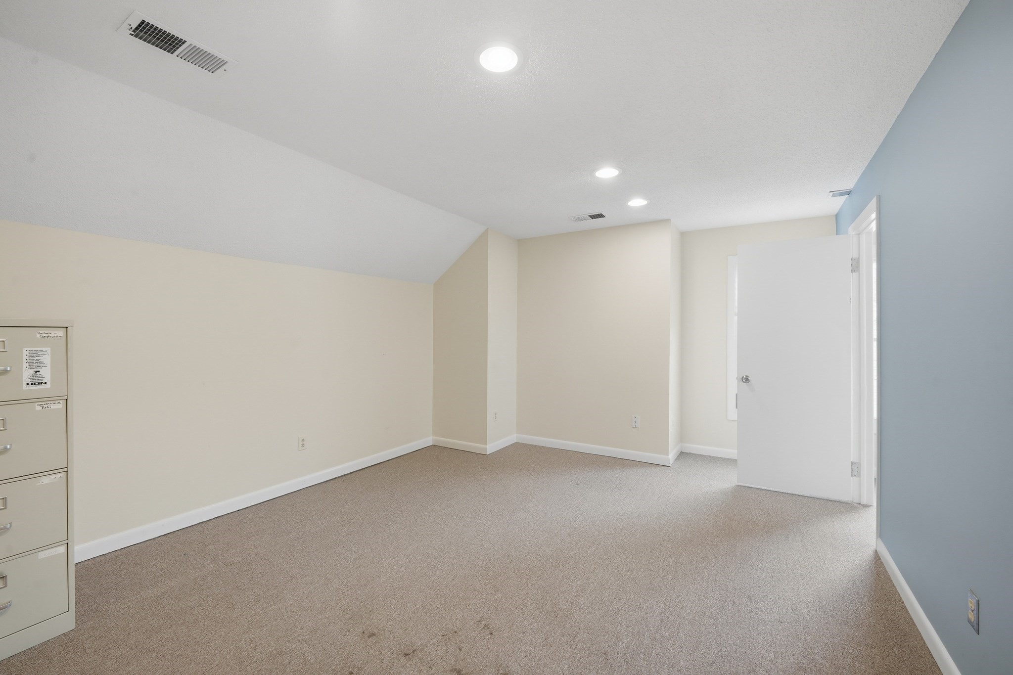37 Main Street Property Photo 2
