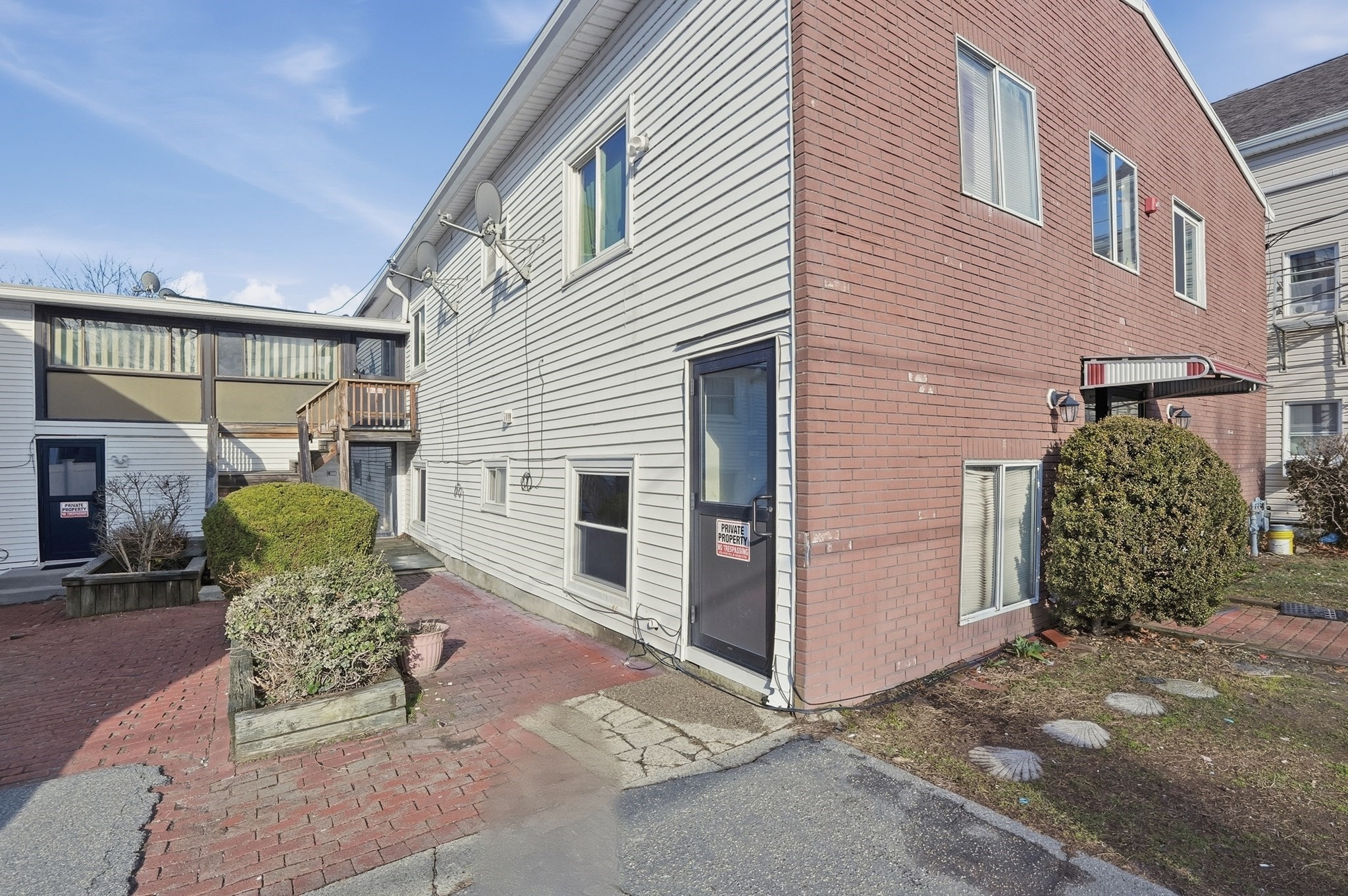 99 Irving Street Property Photo 2
