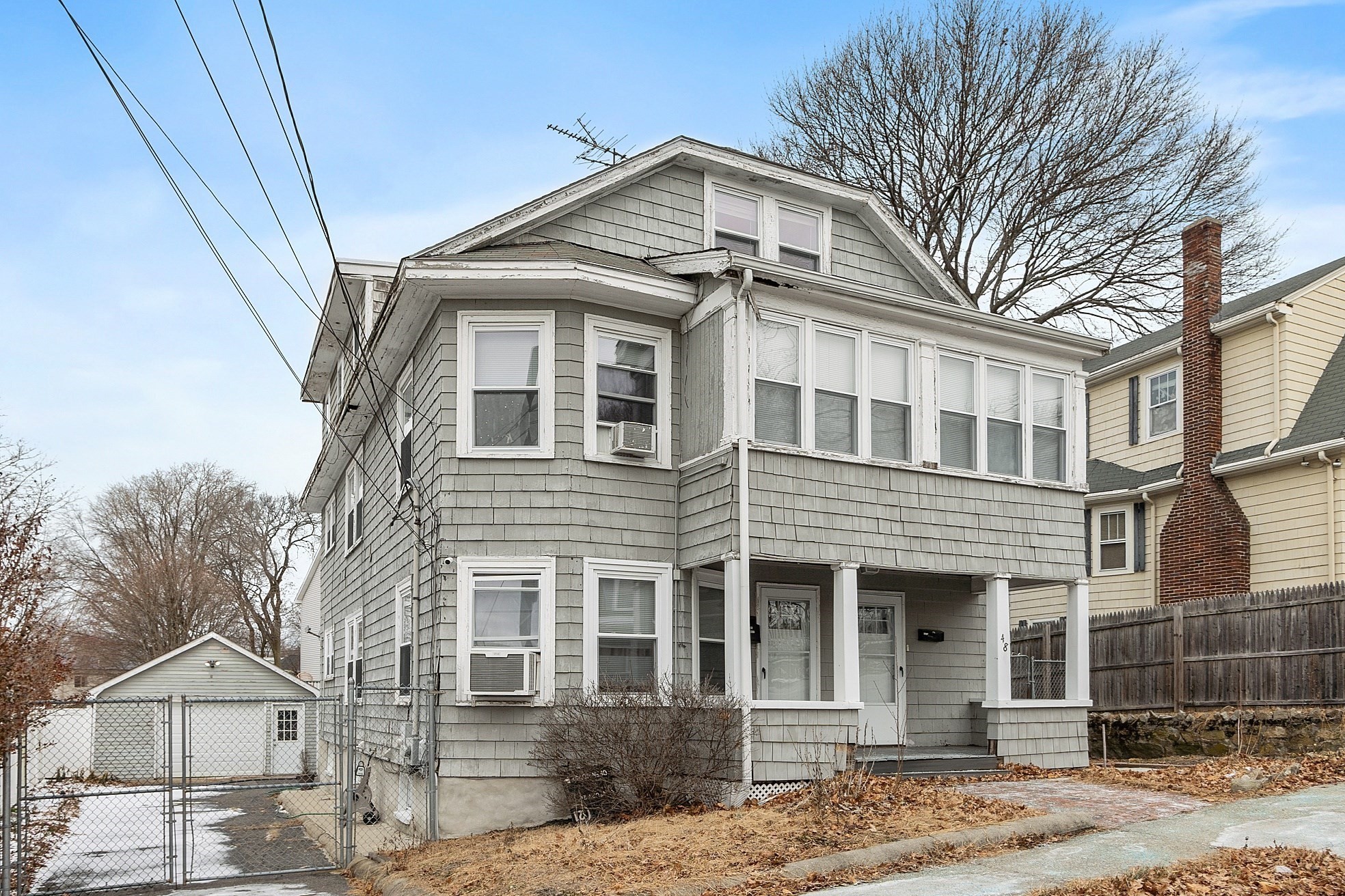 48 Saratoga St Property Photo 3
