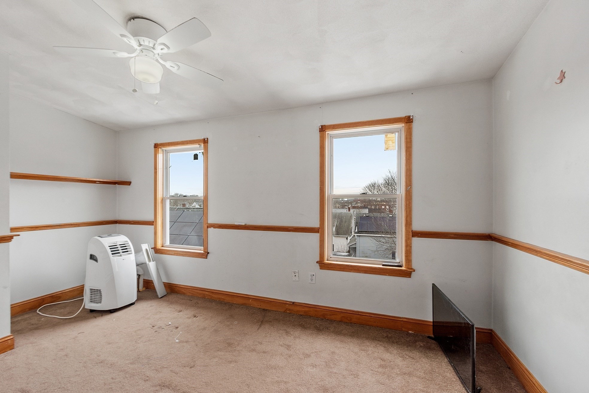 48 Saratoga St Property Photo 22