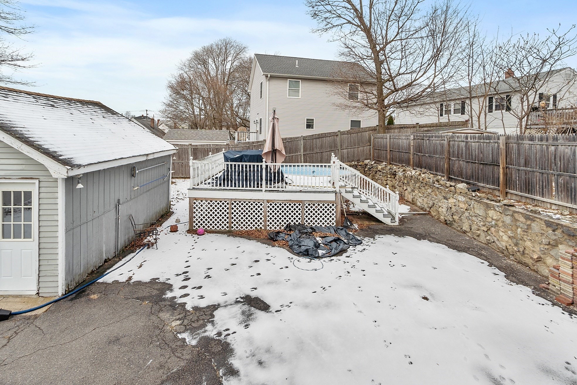 48 Saratoga St Property Photo 31