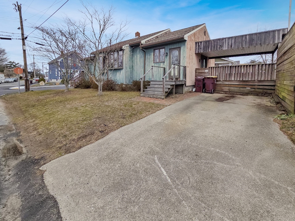 54 Slocum St Property Photo 2