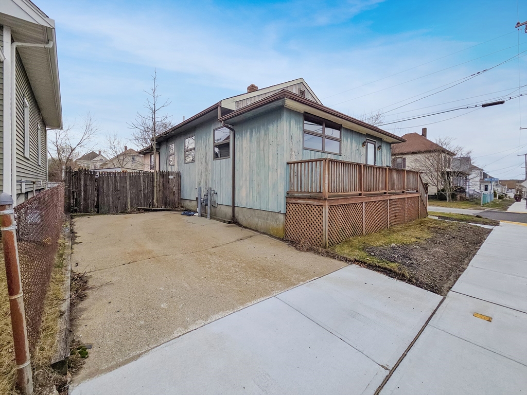 54 Slocum St Property Photo 3