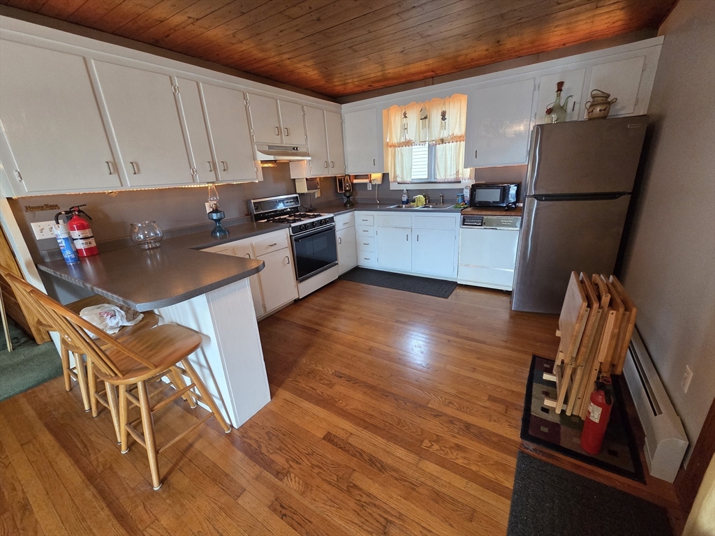 54 Slocum St Property Photo 4