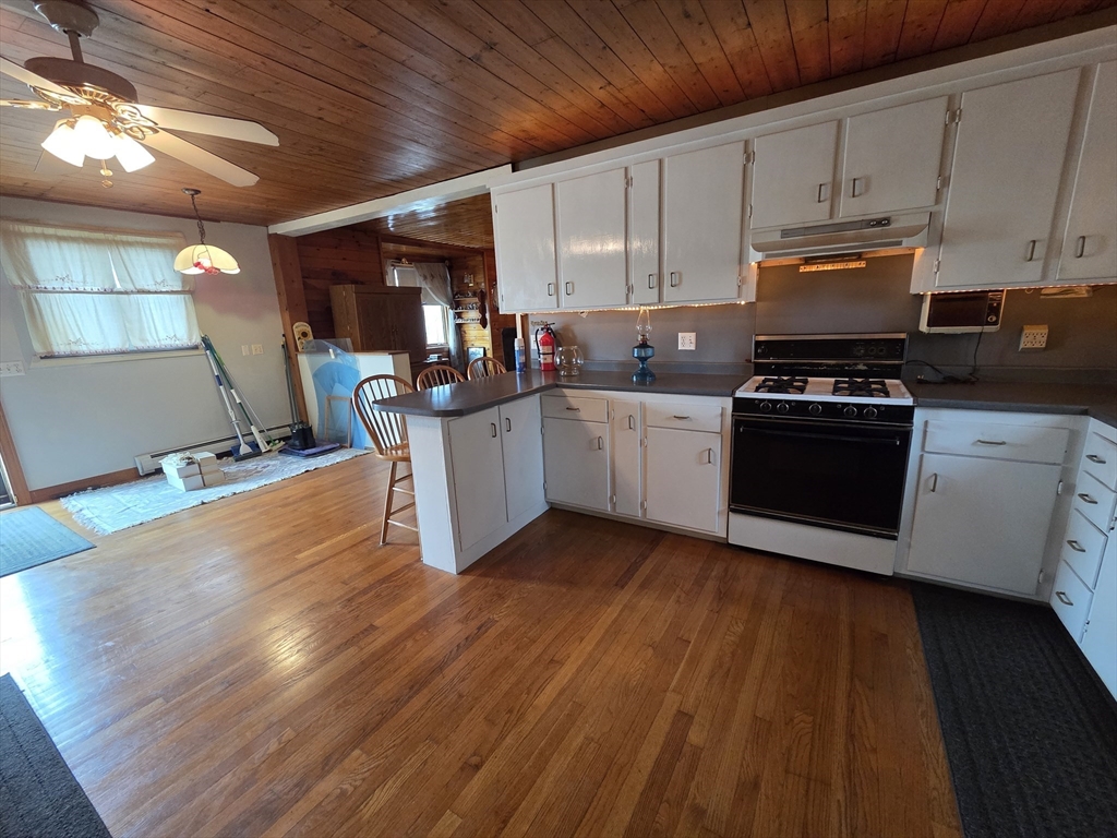 54 Slocum St Property Photo 6