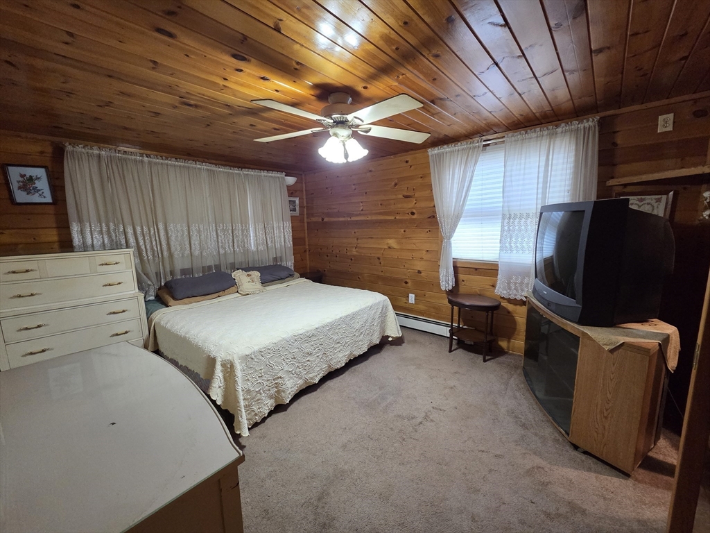 54 Slocum St Property Photo 12