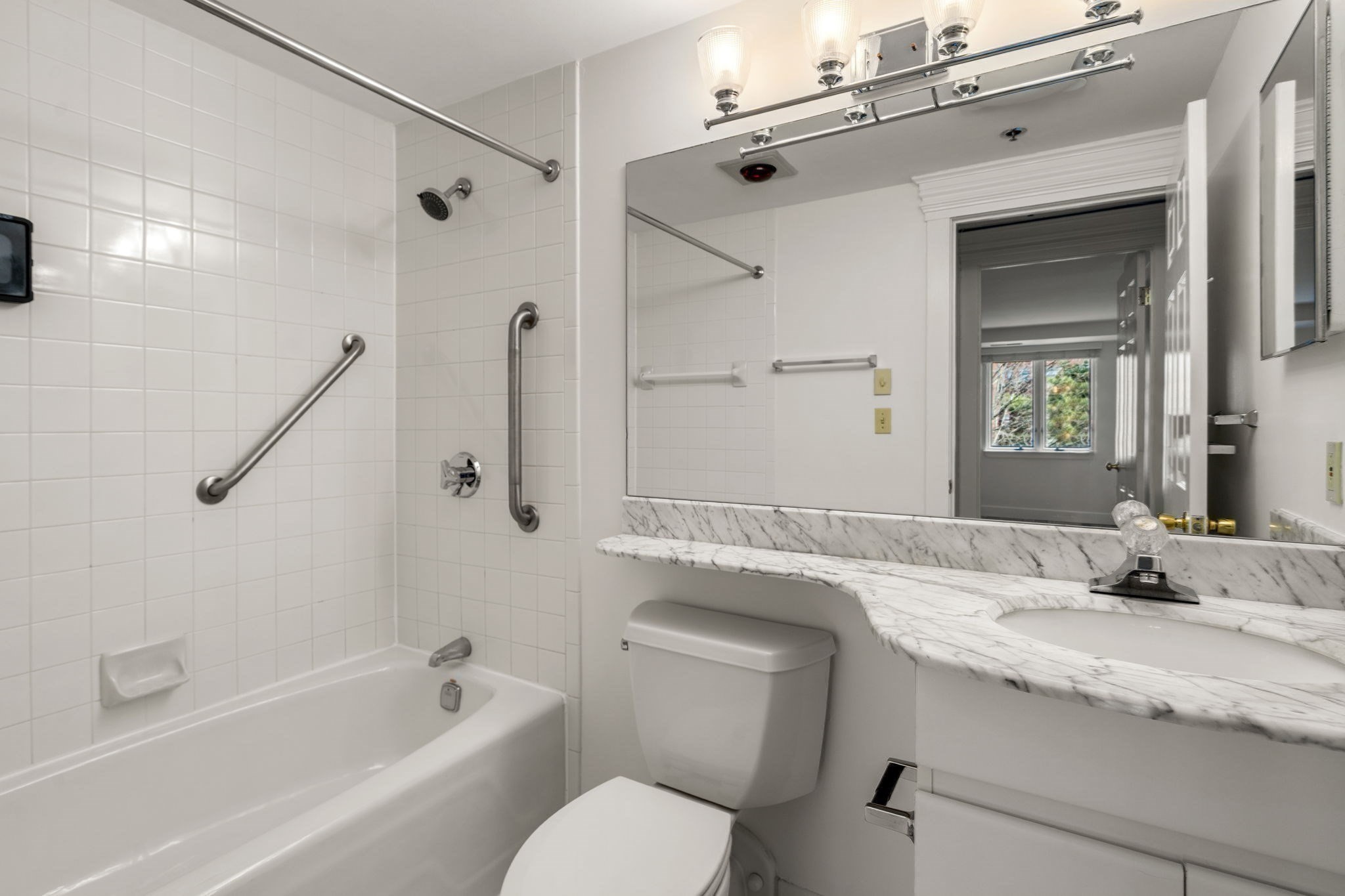 100 Fulton St # 3q Property Photo 8