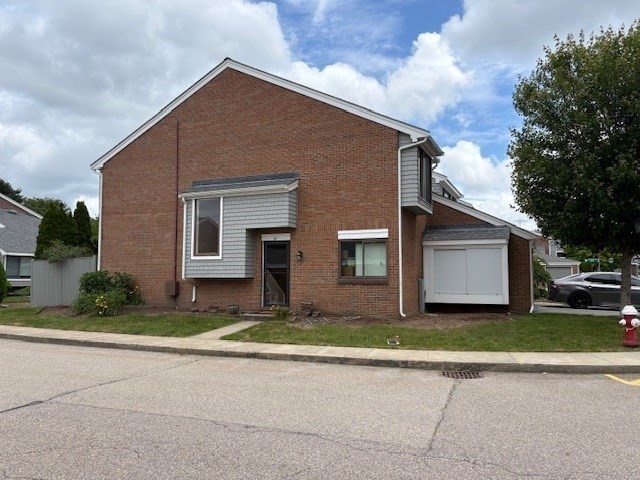 64 Laurelwood Dr # 64 Property Photo 1
