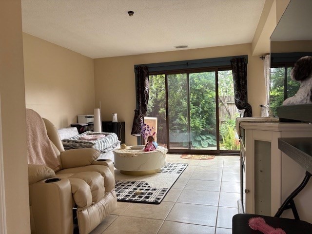64 Laurelwood Dr # 64 Property Photo 3