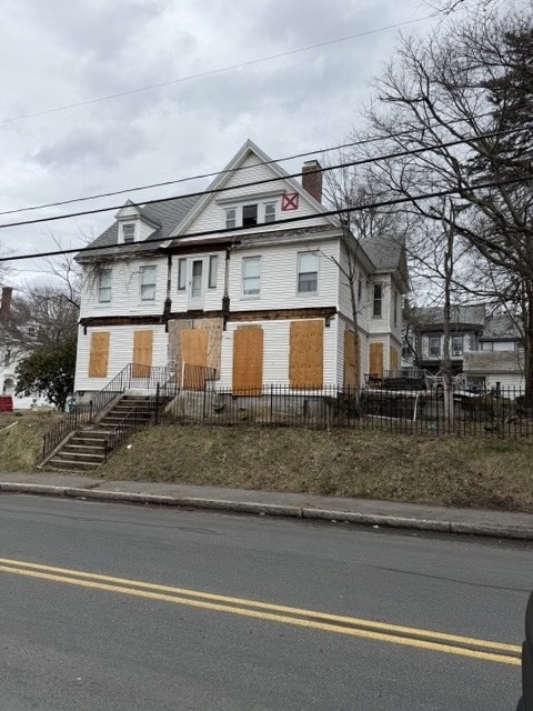 337 Beacon St Property Photo 1
