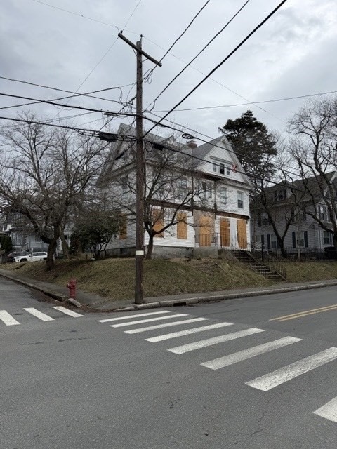 337 Beacon St Property Photo 2