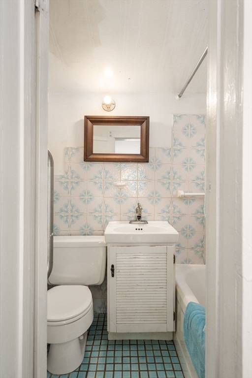 17 N Main St Property Photo 10
