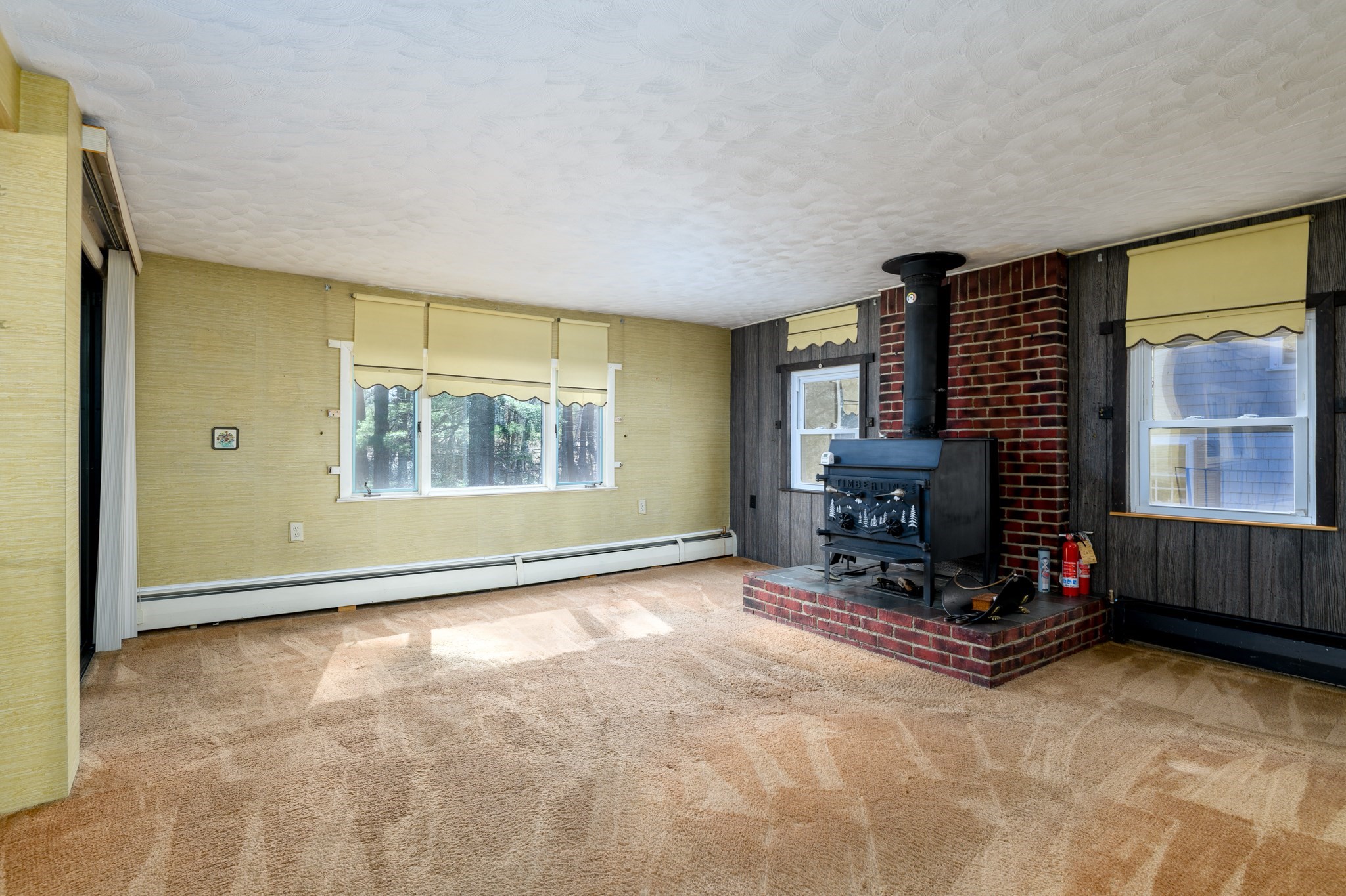 1138 Wachusett St Property Photo 6