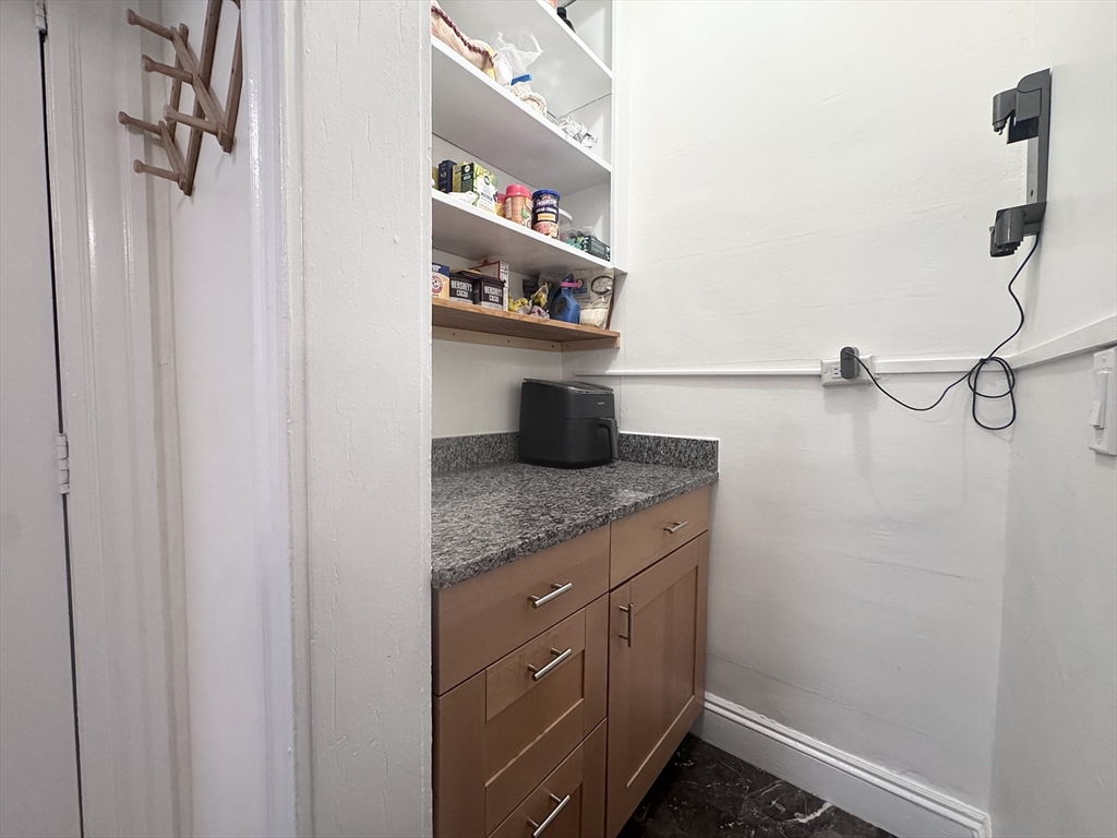 139 Beaconsfield # 1b Property Photo 5