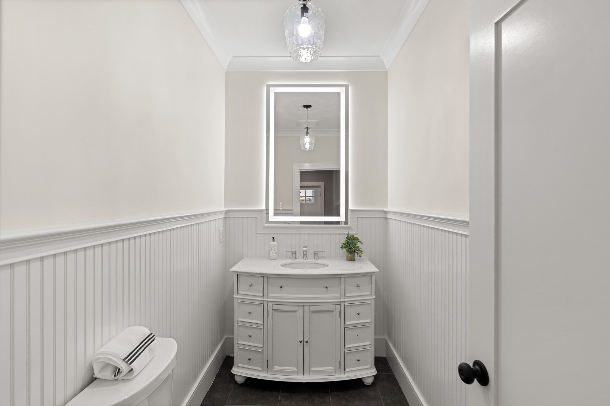 462 Waltham Street Property Photo 10