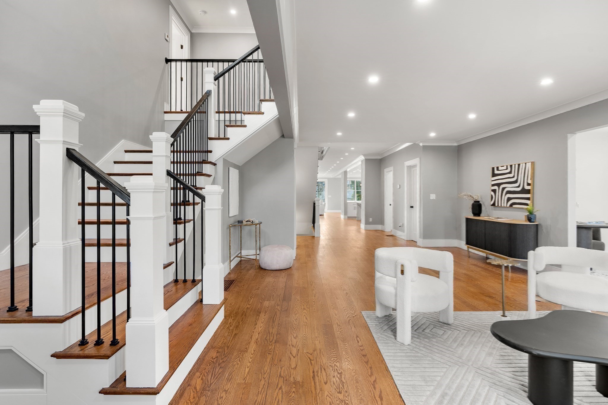 462 Waltham Street Property Photo 16