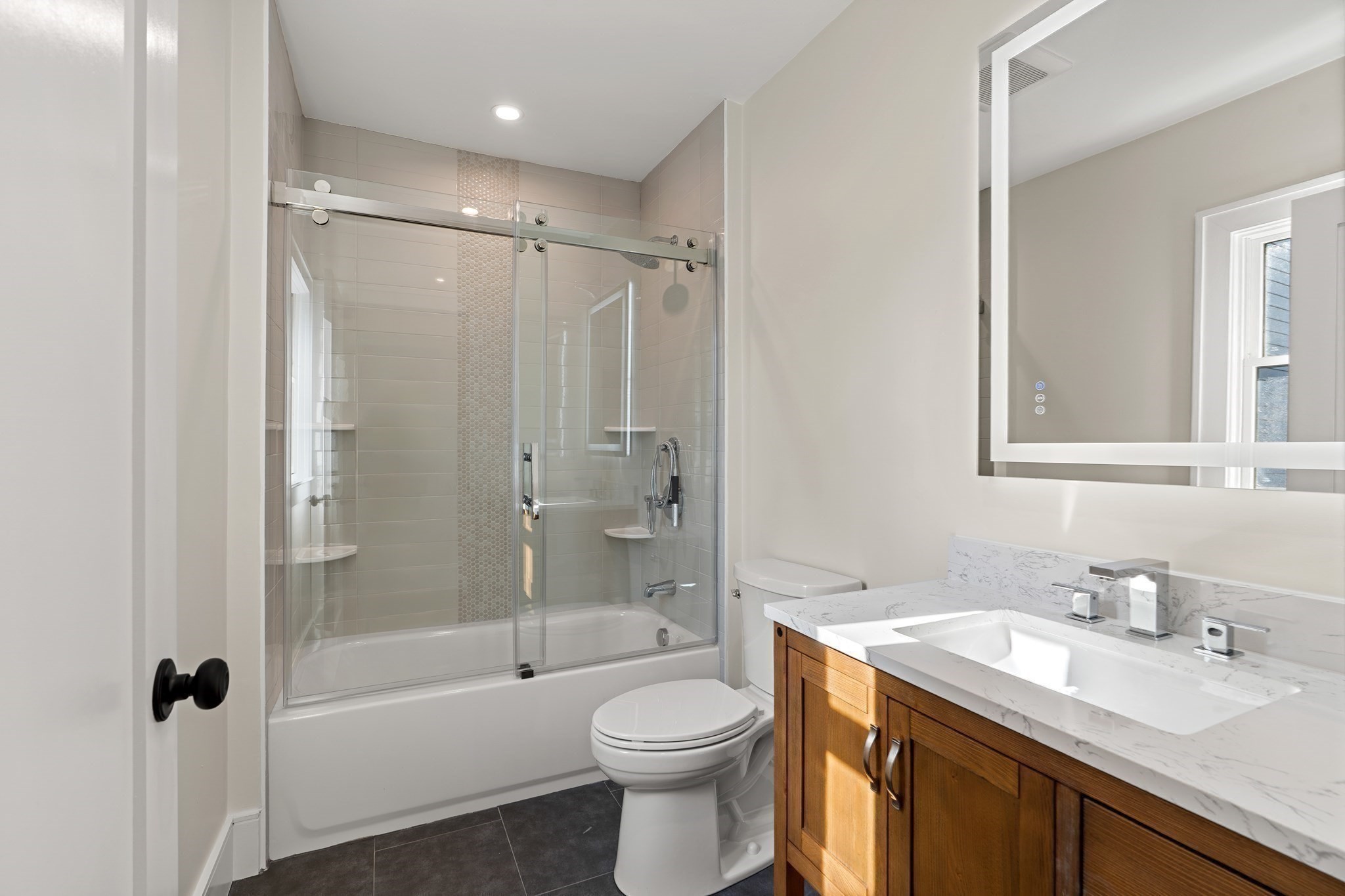 462 Waltham Street Property Photo 26