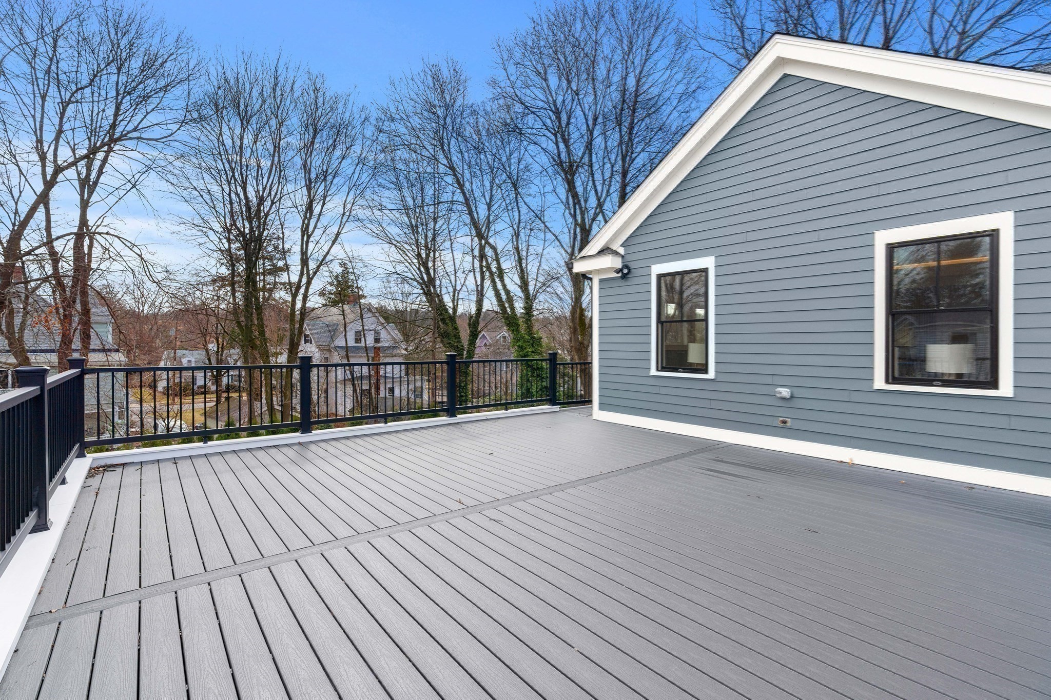 462 Waltham Street Property Photo 29