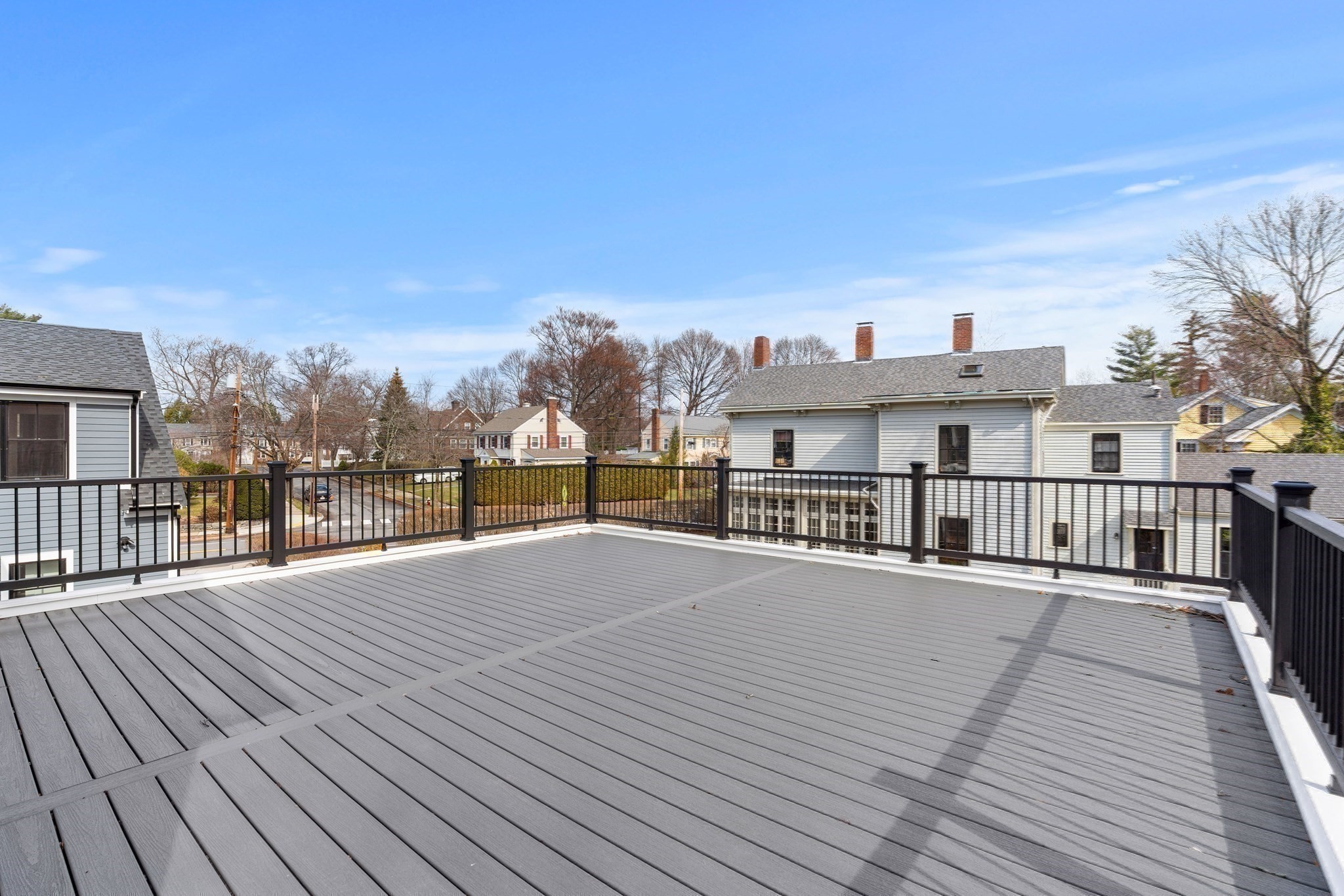 462 Waltham Street Property Photo 31
