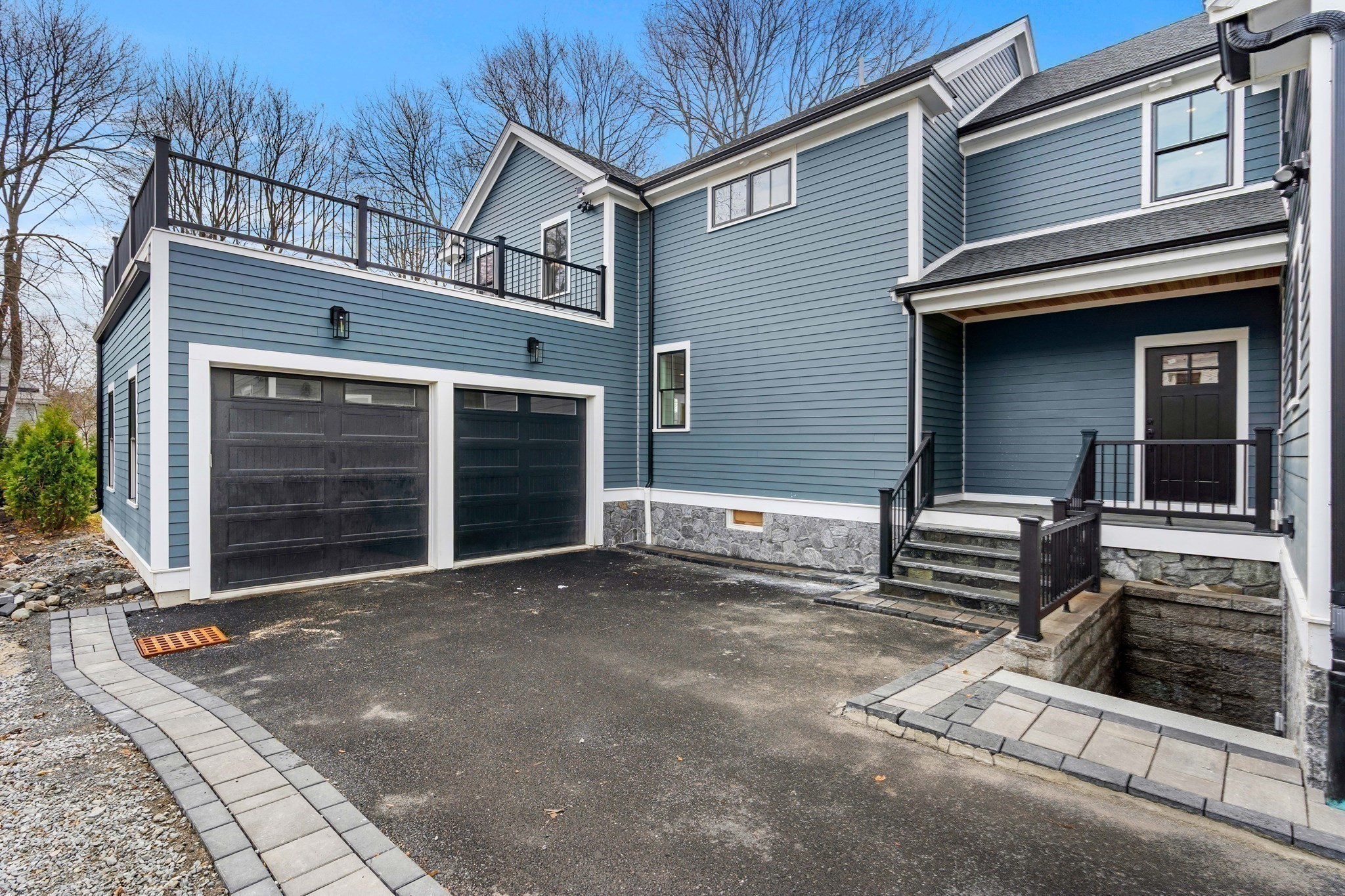 462 Waltham Street Property Photo 37
