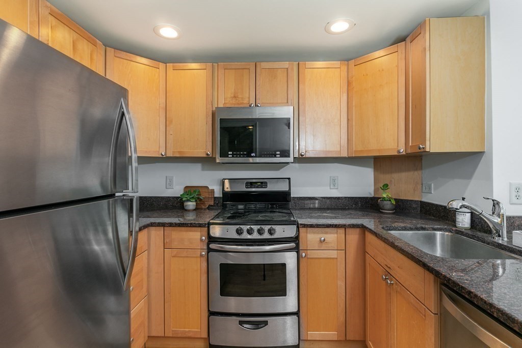 95 2nd Street # 3 Property Photo 5