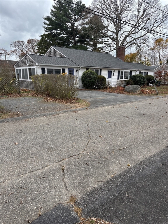 74 Hillside Ave Property Photo 1