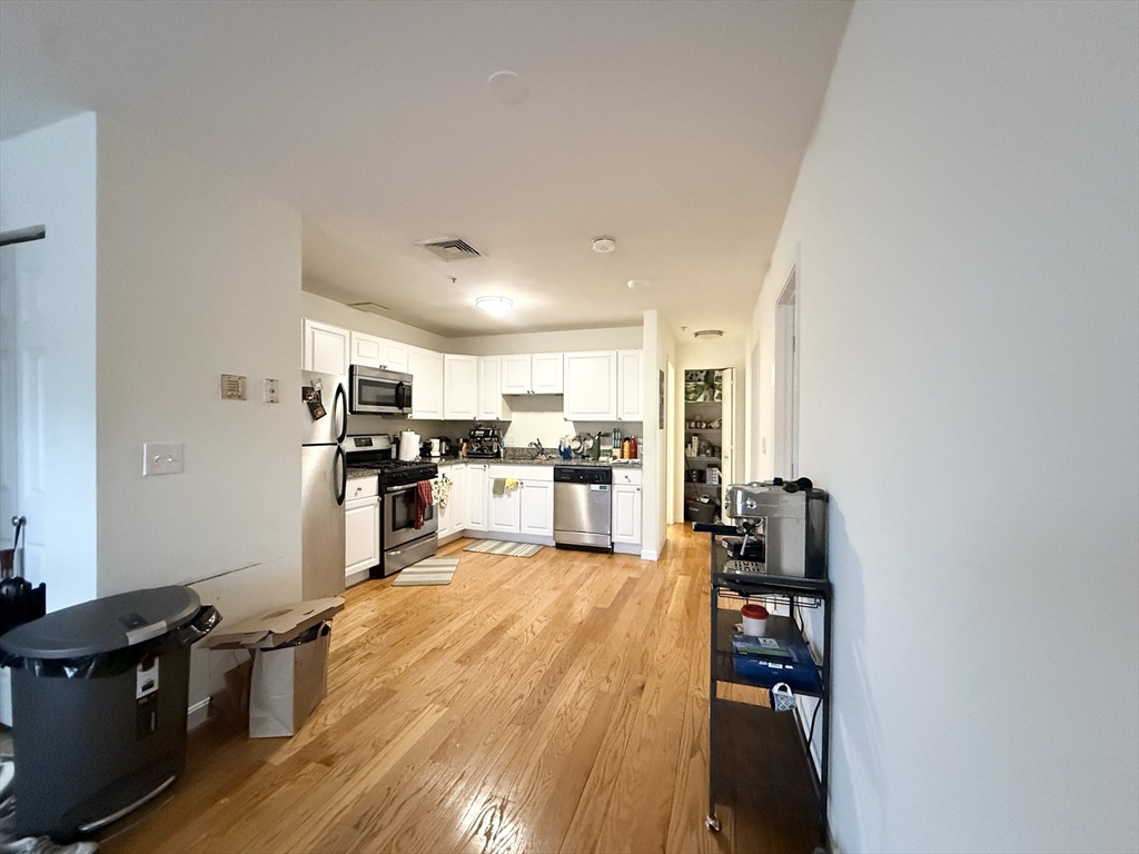 660 Cambridge St # 302 Property Photo 2