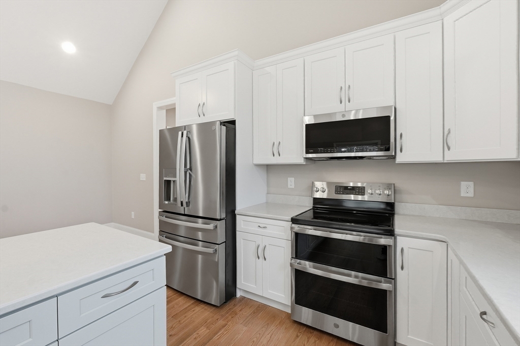 18 Lakeshore Drive Property Photo 14