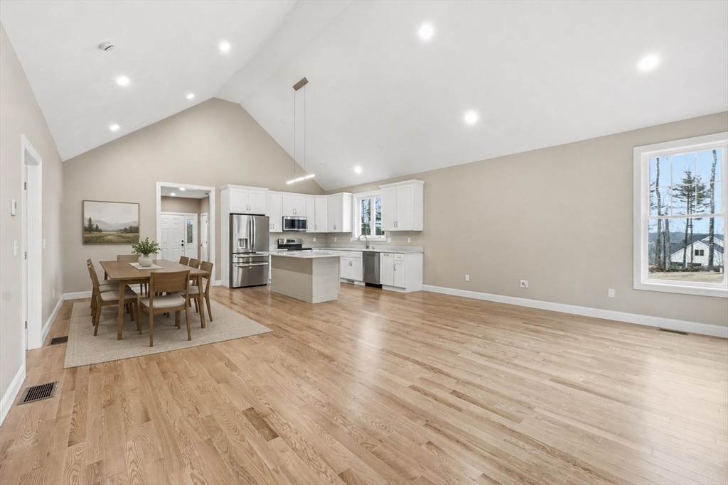 18 Lakeshore Drive Property Photo 20