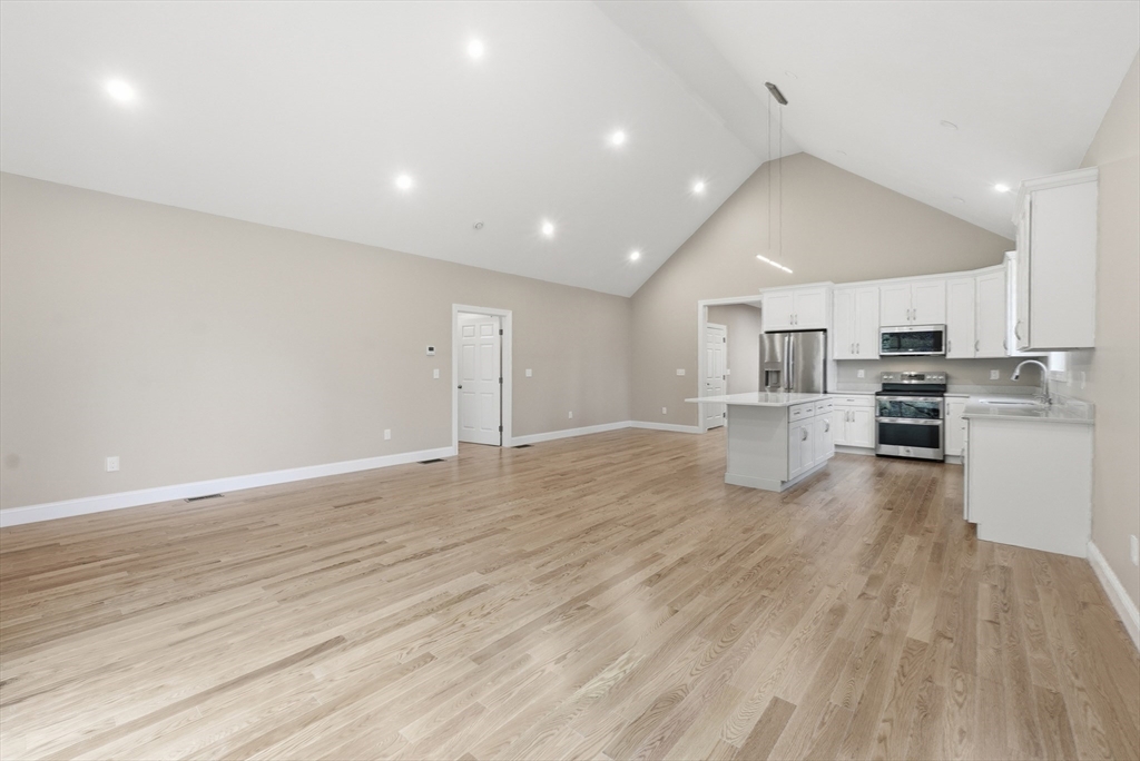 18 Lakeshore Drive Property Photo 21