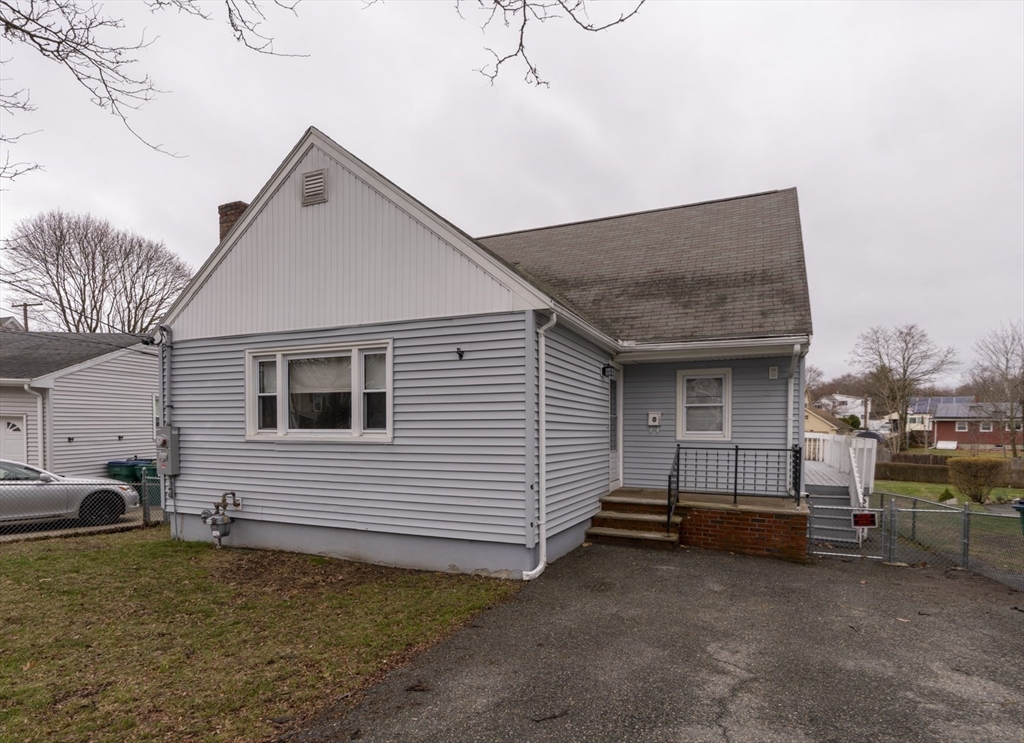 100 Fays Ave Property Photo 1