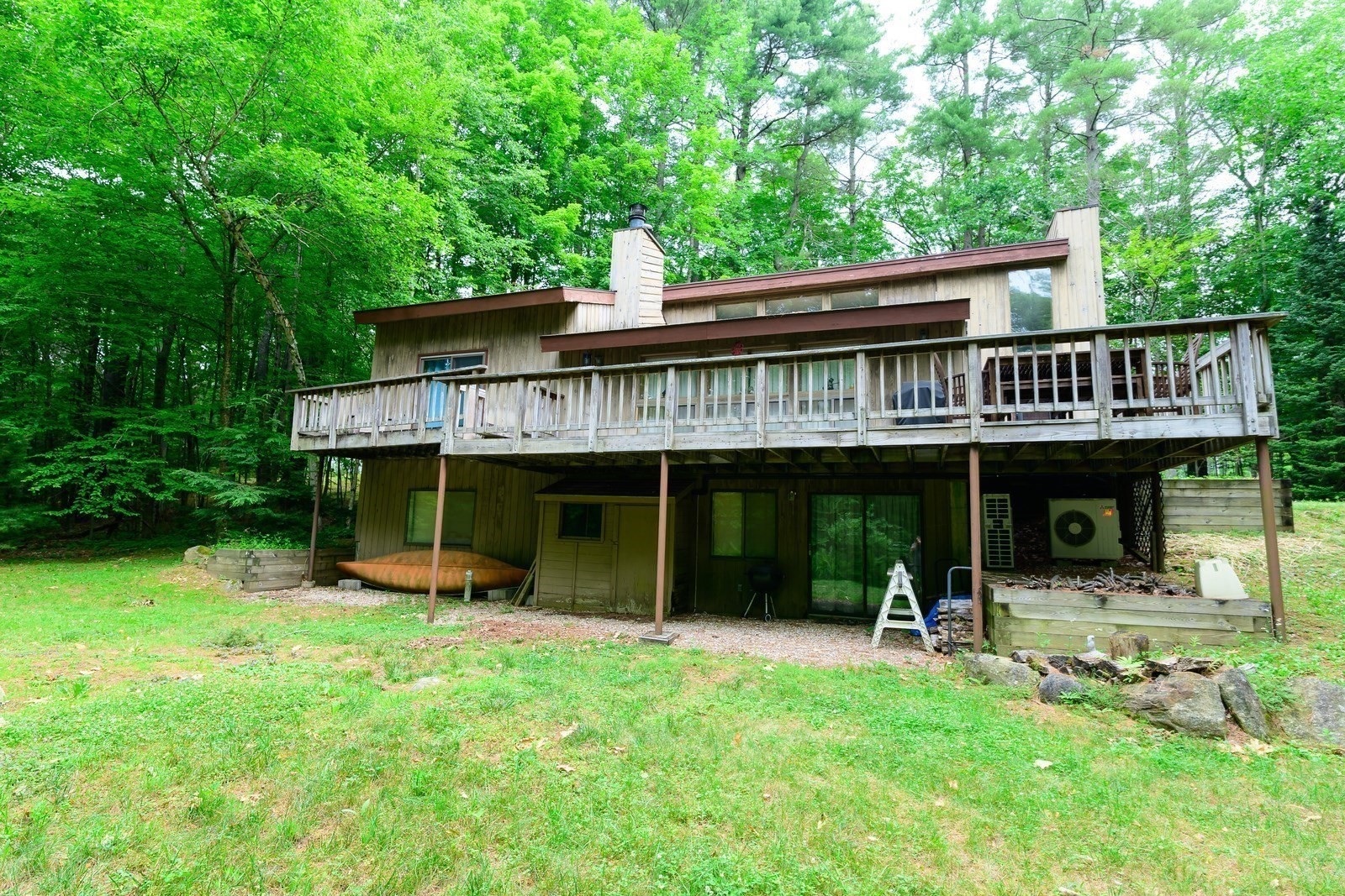 303 Lakeshore Property Photo 3