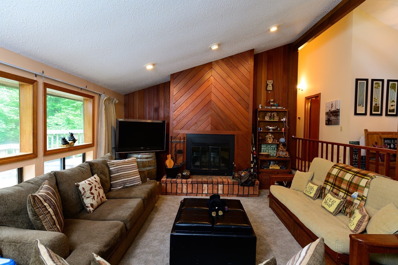 303 Lakeshore Property Photo 8